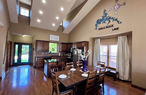 Hollister House | Pool/Clubhouse/Table Rock Lake Access/Public Launch