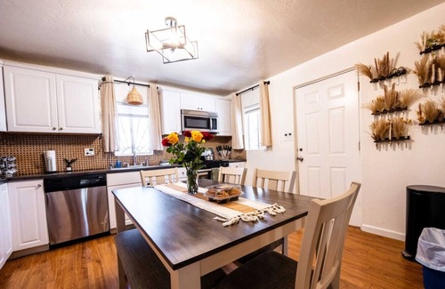 South Park House | Pool, Deck, Fire-Pit - 5 min to UofA and Downtown