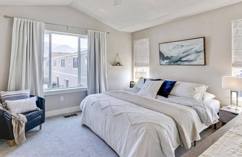 Orem House | Pool & Gym Access|2 Car Garage|Close to Freeway