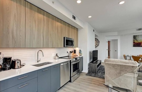 Reston Apartment | Pool, Gym, Yoga Deck | 2BR nr Reston TC & Metro
