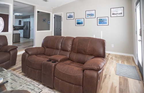 Northwest Pensacola House | POOL home centrally located in Pensacola near beach, downtown, NAS.