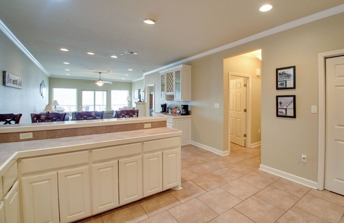 Lake Hamilton Apartment | Pool & Lake Hamilton Access: Hot Springs Condo!