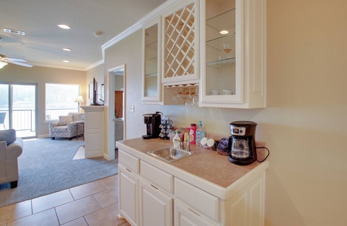 Lake Hamilton Apartment | Pool & Lake Hamilton Access: Hot Springs Condo!