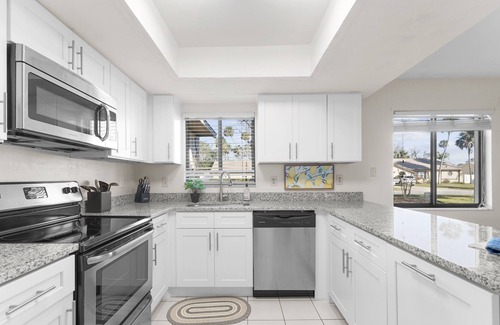 Port Orange House | Pool | New Kitchen | Peloton | 10 mins to Beach | 9 miles to Racetrack