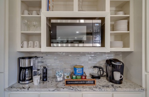 Plano House | Pool Oasis | Game Loft w/PS5 | 12 Beds | ✓ PETS