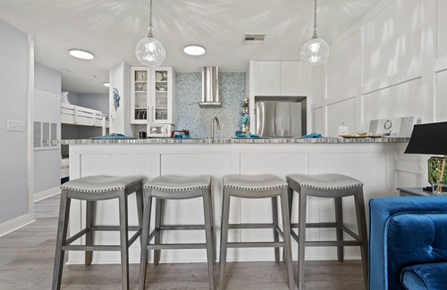 Galveston Condo | Pool & Ocean views! Fun Vibe! Dog Friendly