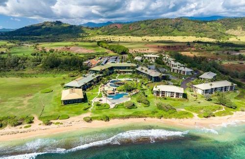 Hanamaulu Apartment | Pool Oceanview Room, 4 star Beachfront Resort, King Bed, Lanai, AC, Pool, Restaurant, Gym, Spa