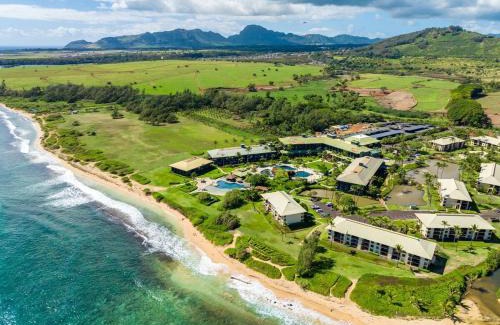 Hanamaulu Apartment | Pool Oceanview Room, 4 star Beachfront Resort, King Bed, Lanai, AC, Pool, Restaurant, Gym, Spa