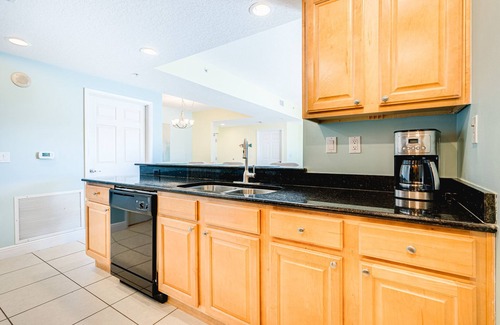Ocean View Halifax Estates Condo | Pool Open!Sanibel Condo-Ocean Side View #606