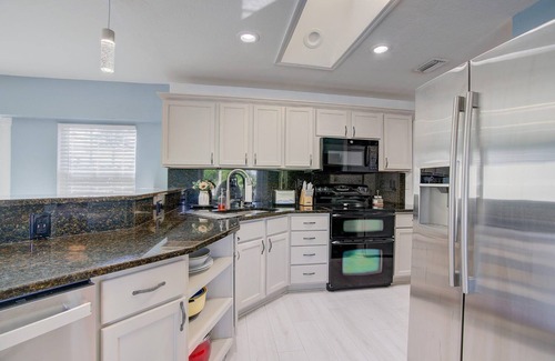 Cypress Lakes House | Pool Paradise Retreat 3BR/2BA - 10 min to Beach!