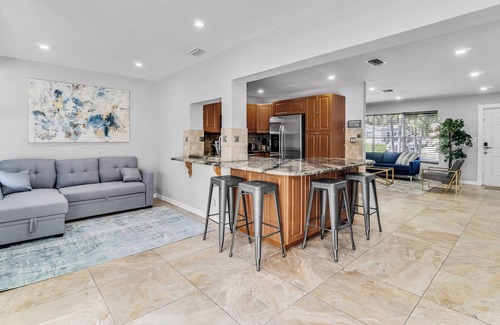 Driftwood House | Pool, Patio, Sleeps 8, 3 Bedroom 2 Full Bath, Parking, Keypad Entry, WiFi