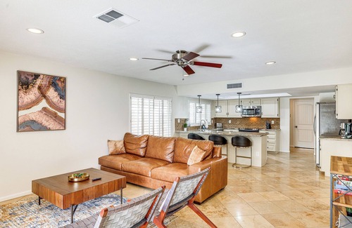 Paradise Valley Village Cottage | Pool & Putting Green: Central Scottsdale Home!