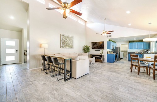 Chandler House | Pool, Putting Green & Games: Chandler Home!