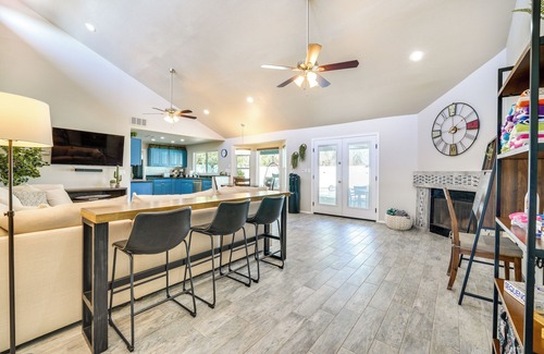 Chandler House | Pool, Putting Green & Games: Chandler Home!