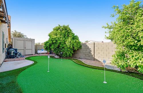 Cottonwoods Crossing House | Pool & Putts