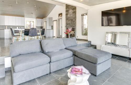 Western Malibu House | Pool, Spa and Ocean Views - Modern Home in Malibu!