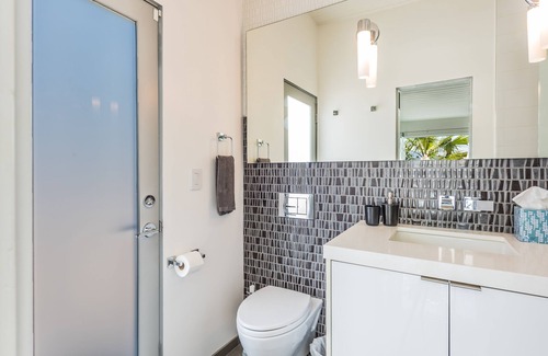 Racquet Club Estates House | Pool/Spa/Fire-pit/Mountain View/Close to town/Completely Updated Mid Century