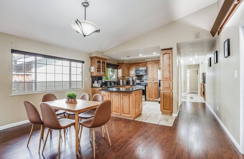 Newark House | POOL. Spacious 4BR/2B. SF Bay Area