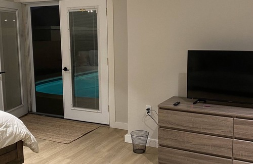 North Long Beach House | Pool Suite- 15 min from downtown Long Beach