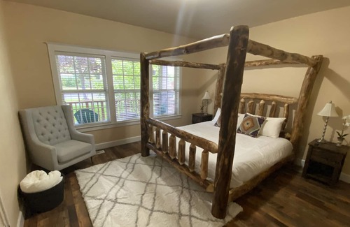 Mountain View District House | Pool Table, Huge Game Room, Large Fenced Yard, Family Retreat