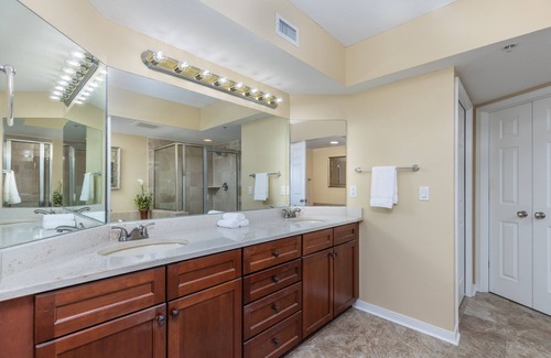 Fort Walton Beach Condo | 🏝️Pool Table, LazyRiver and AmazingViews! Enjoy your summer at Destin West Resort