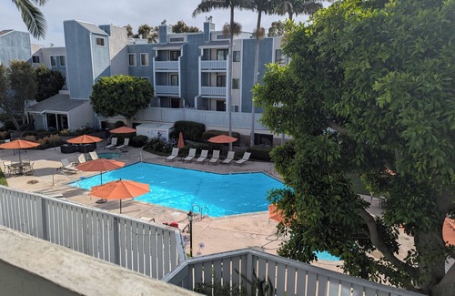 Playa Del Rey Condo | Pool View 2BR-2BA by LAX & Beach