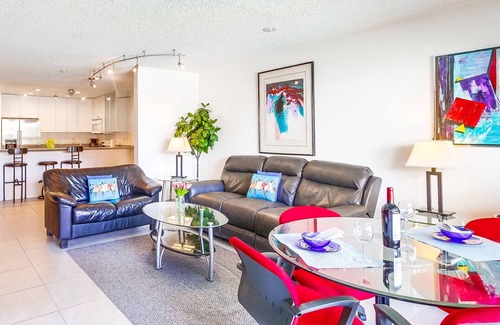 North Pacific Beach Condo | Pool View Condo - walk to beach, restaurants and shops.