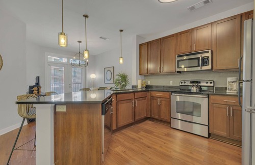 The Gulch Apartment | Pool View Flat in the Gulch!
