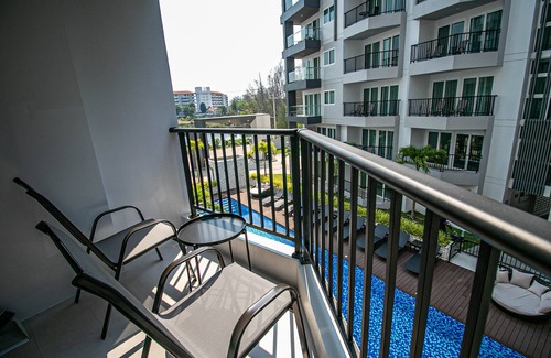 Kram Condo | Pool view Studio, 2 minutes to the beach