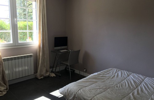 Marcoussis House | Pool Villa 20 min from Paris
