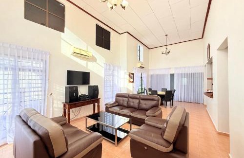 Alor Gajah Villa | Pool Villa 833 - Fong Homestay