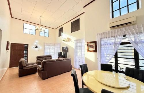 Alor Gajah Villa | Pool Villa 833 - Fong Homestay