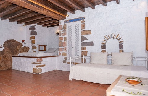 Skala Villa | Pool Villa for 10 people next to the beach and the city center