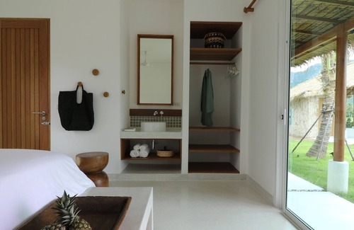 Sam Roi Yot Villa | Pool villa nestled between the beach and mountains