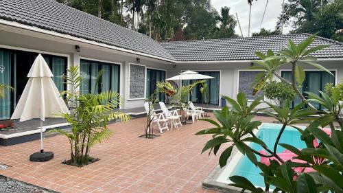 Phrom Khiri House | Pool Villa Nita