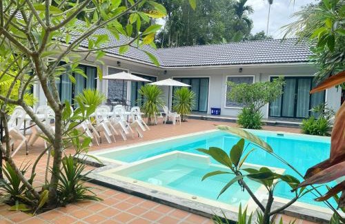 Phrom Khiri House | Pool Villa Nita