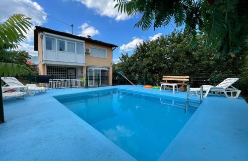 Krivoglavci Villa | Pool Villa Sarajevo