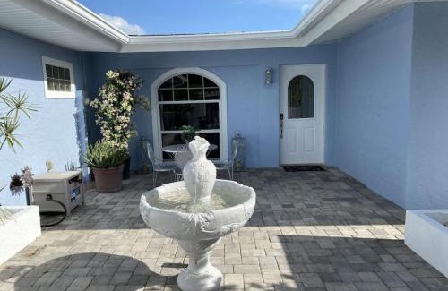 Siesta Key Village House | Pool/Waterfront Home 5 min walk to Siesta Key Village and Beach