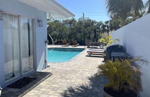 Siesta Key Village House | Pool/Waterfront Home 5 min walk to Siesta Key Village and Beach
