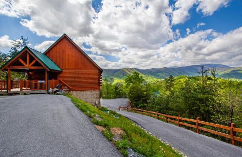 Gatlinburg - Pigeon Forge House | Poolin Around By Avada Properties
