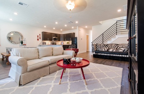 Wellborn House | POOLING AROUND in College Station! Contemporary Townhome in Great Location!