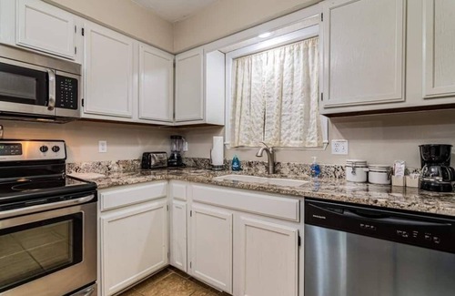 Branson West House | Pools, Hiking & Lake, Ping Pong, Shuffleboard! Close to SDC, Lake, Shows