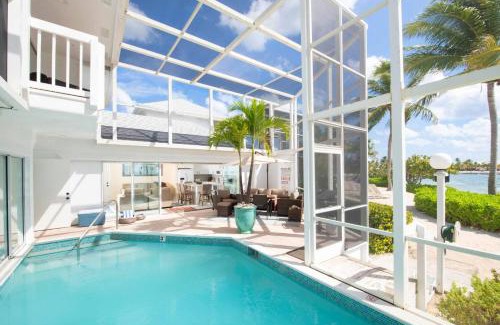 Rum Point Apartment | Pools of the Kai 10