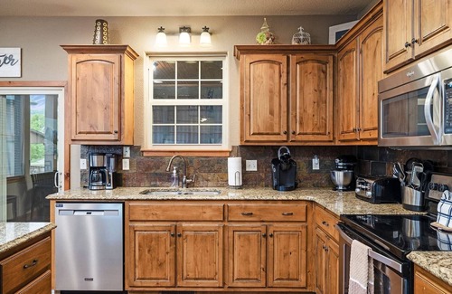 Branson House | Pools, Pool Table, Rec Room, Splashpad, Waterslide