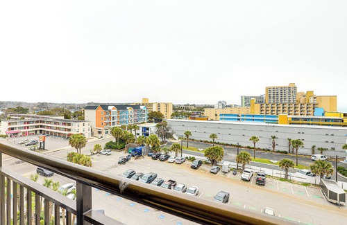 Myrtle Beach Apartment | Pools & Spas: Beachfront Studio at Landmark Resort