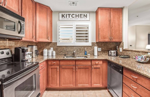 Central Scottsdale Condo | Poolside 3BR Condo - Mt Views - Luxury Community
