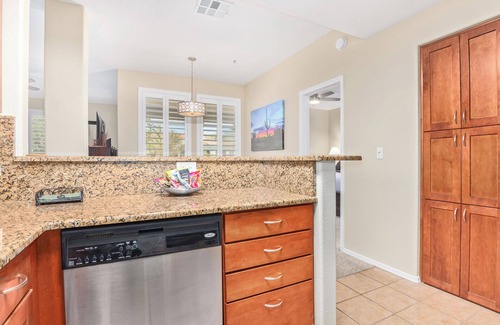 Central Scottsdale Condo | Poolside 3BR Condo - Mt Views - Luxury Community