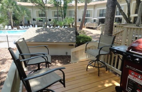 Hilton Head Island Villa | Poolside, across the street from BEACH, steps to bike path