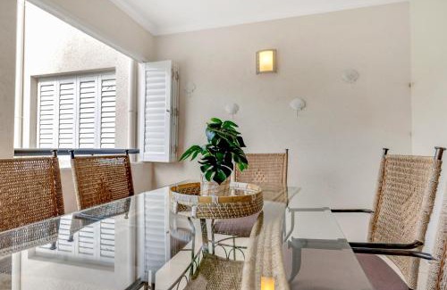 Manoora Apartment | 'Poolside at Whitfield Waters' Resort-style Retreat