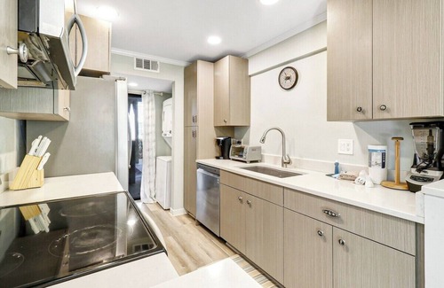 Hilton Head Island House | Poolside Beach Villa 2 bed 2 & one half bath-Pet Friendly